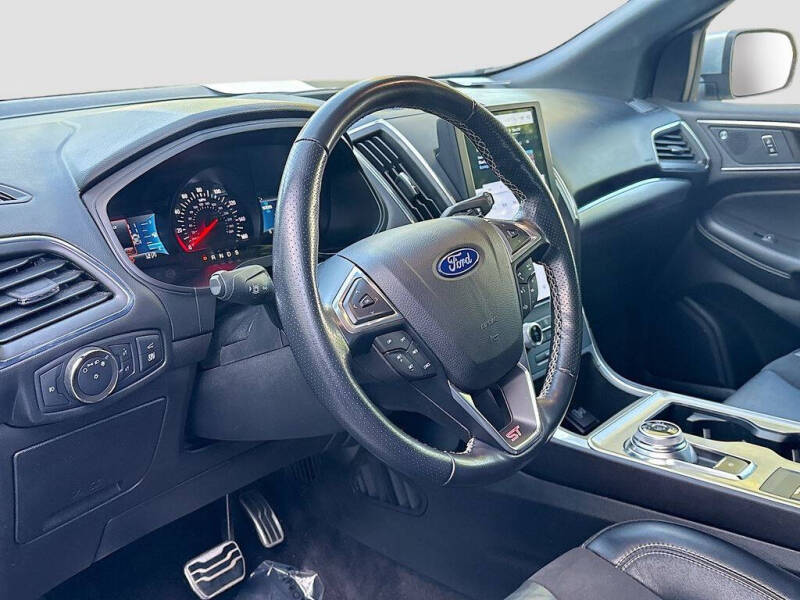 2022 Ford Edge ST