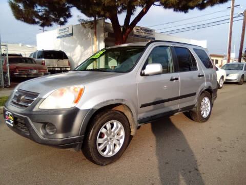 2005 Honda CR-V for sale at Larry's Auto Sales Inc. in Fresno CA