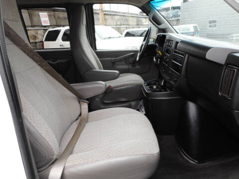 2017 Chevrolet Express LT 3500