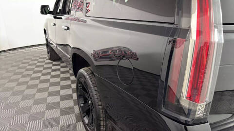 2019 Cadillac Escalade ESV Premium Luxury