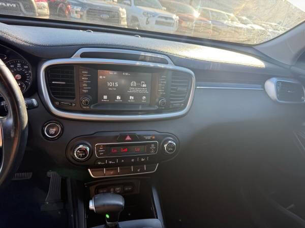 2020 Kia Sorento S V6