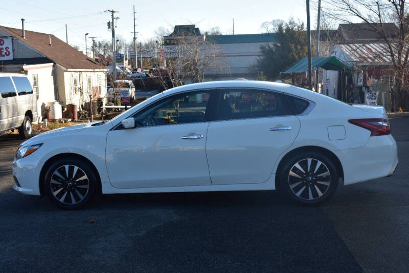 2018 Nissan Altima SV photo 8