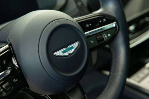 2025 Aston Martin DBX 707