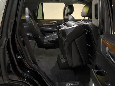 2019 Cadillac Escalade Standard