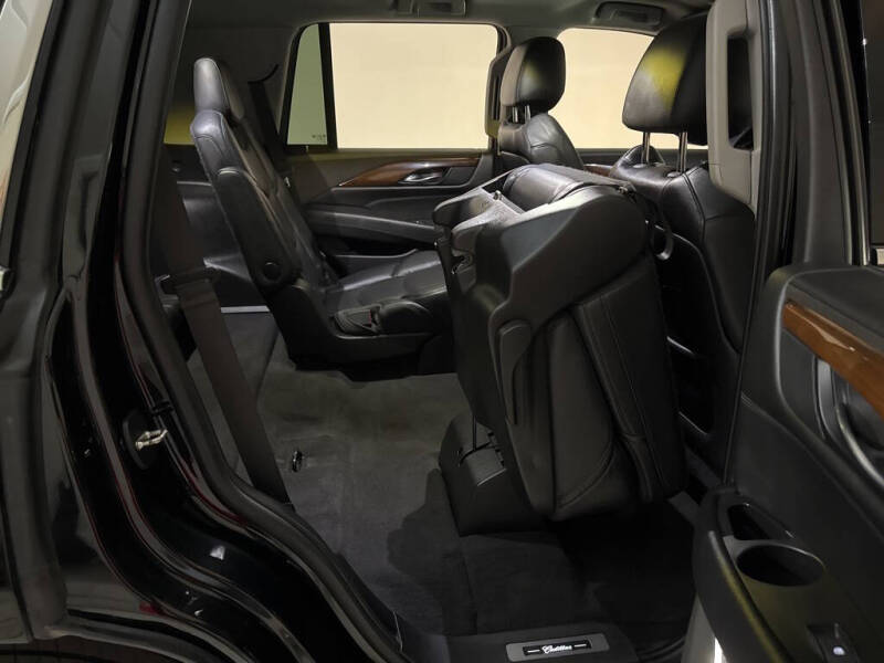 2019 Cadillac Escalade Standard