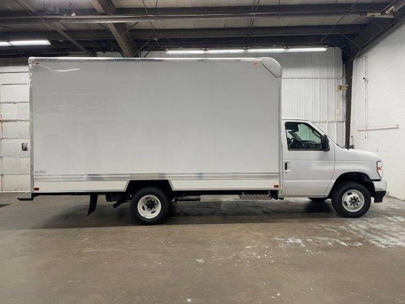 2025 Ford E-Series