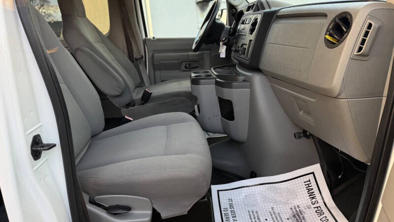 2011 Ford E-Series E-350 SD XL