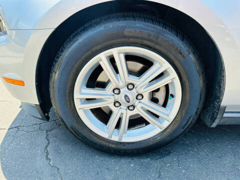 2011 Ford Mustang V6