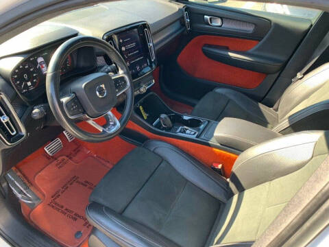 2019 Volvo XC40 T5 R-Design