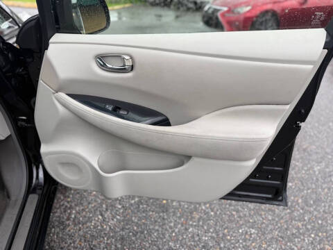 2011 Nissan LEAF SL