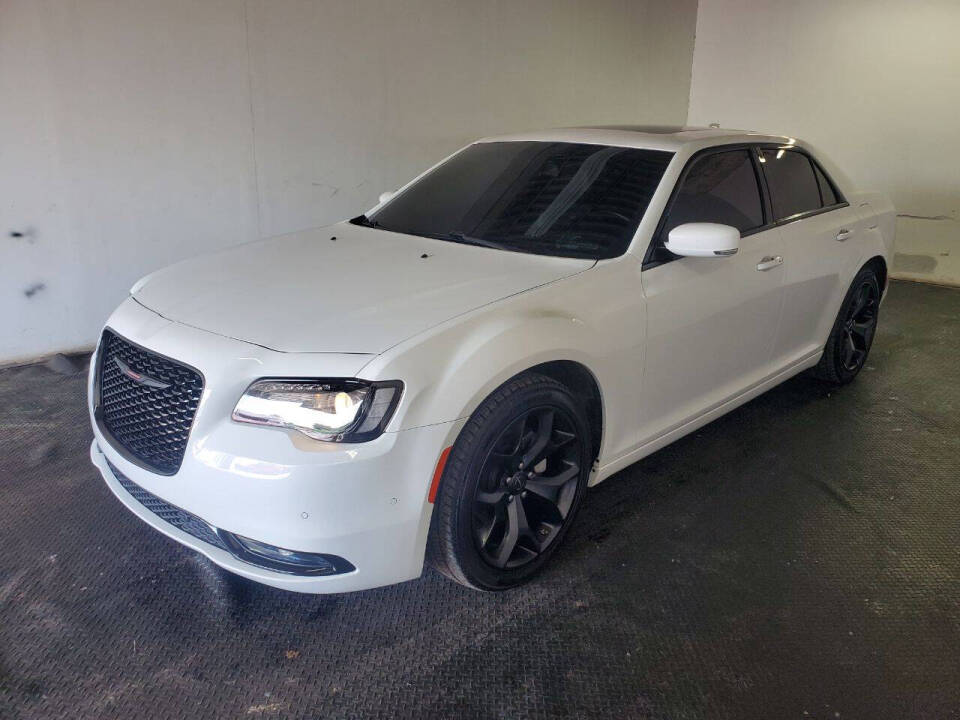 2022 Chrysler 300 S's photo