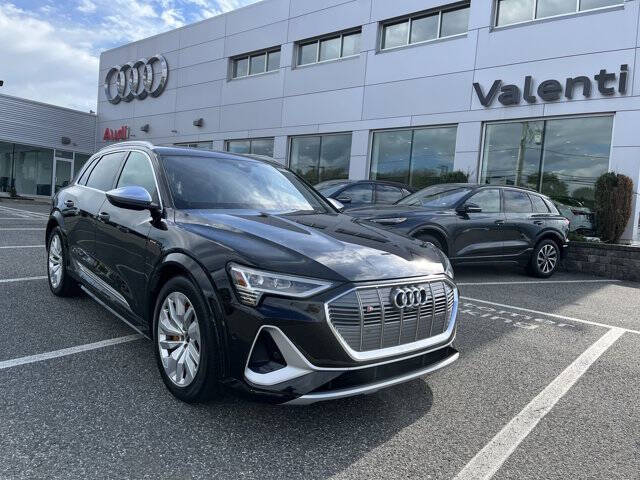 2022 Audi e-tron S quattro Premium Plus