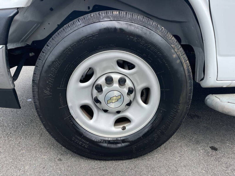 2023 Chevrolet Express 2500