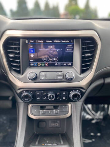 2023 GMC Acadia Denali