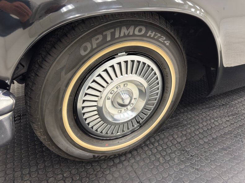 1957 Ford Thunderbird