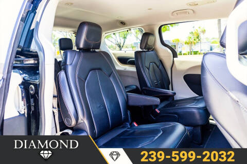 2017 Chrysler Pacifica Touring-L