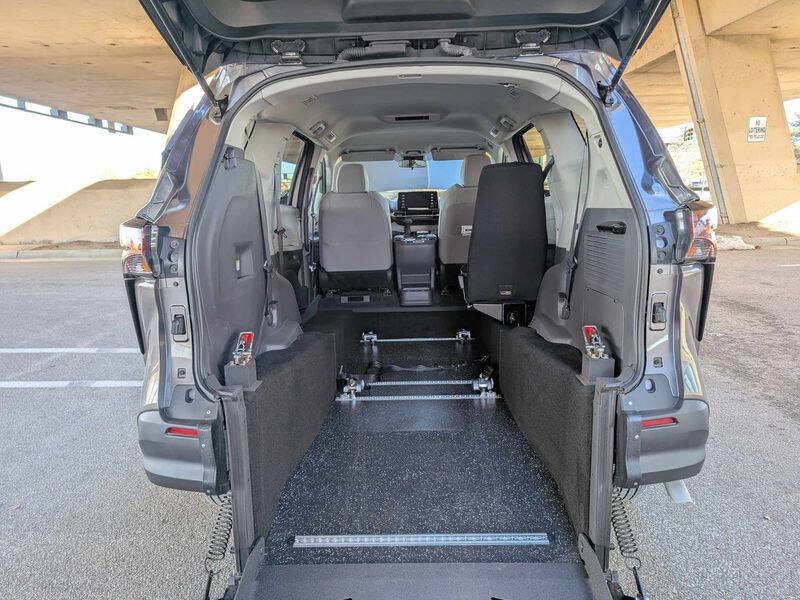 2025 Toyota Sienna LE 8-Passenger