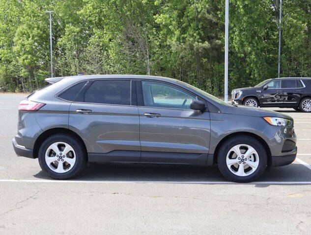 2020 Ford Edge SE