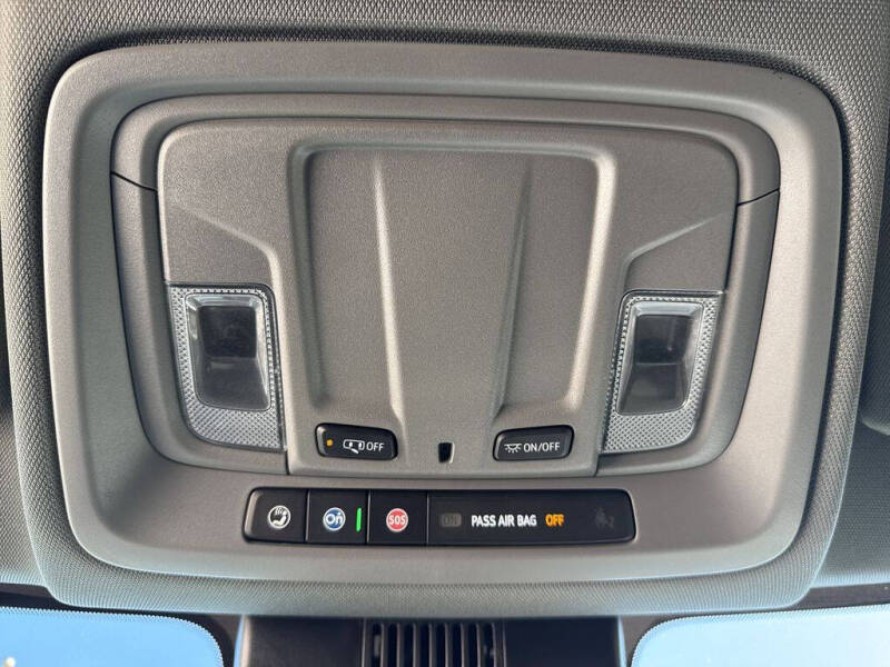 2025 GMC Sierra 1500 Elevation Standard