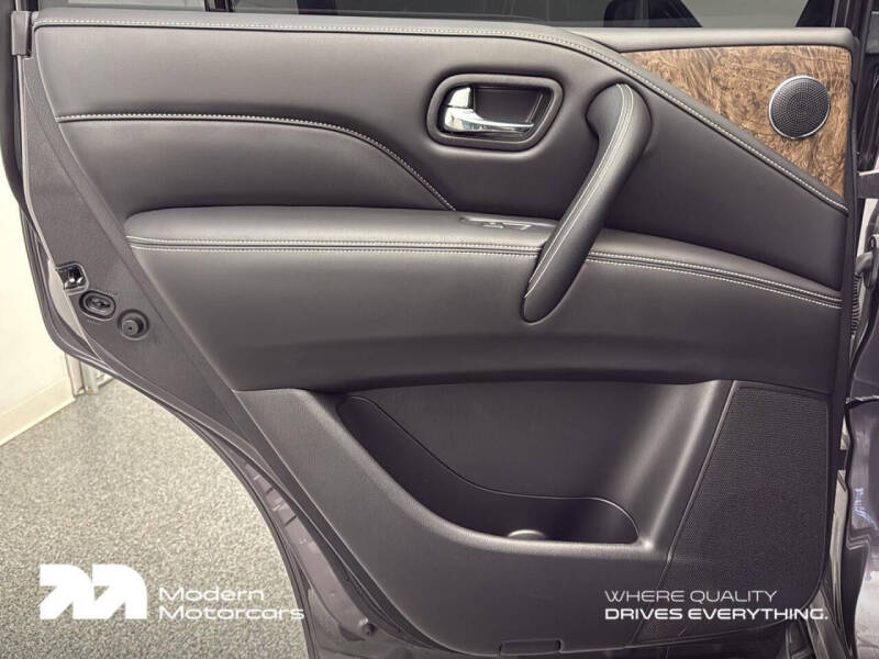 2024 Infiniti QX80 Premium Select