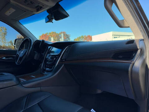 2017 Cadillac Escalade Luxury