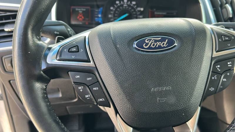 2017 Ford Edge Titanium