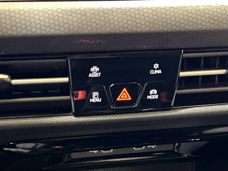 2024 Volkswagen Golf GTI SE