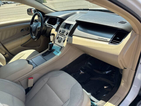 2017 Ford Taurus SEL