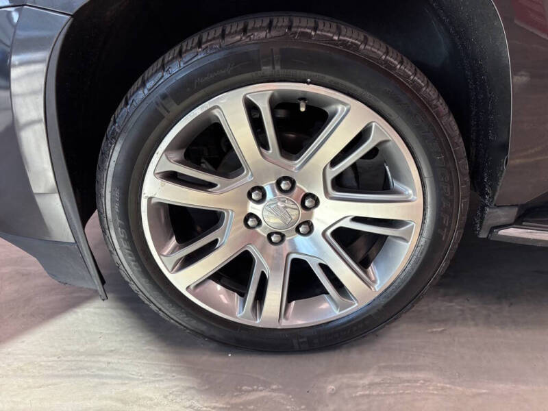 2016 Cadillac Escalade Luxury Collection