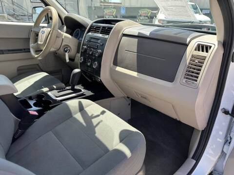 2011 Ford Escape XLS