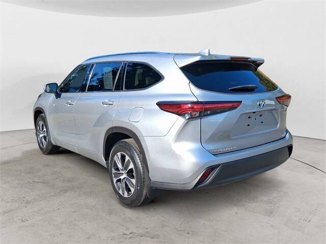 2021 Toyota Highlander Hybrid XLE