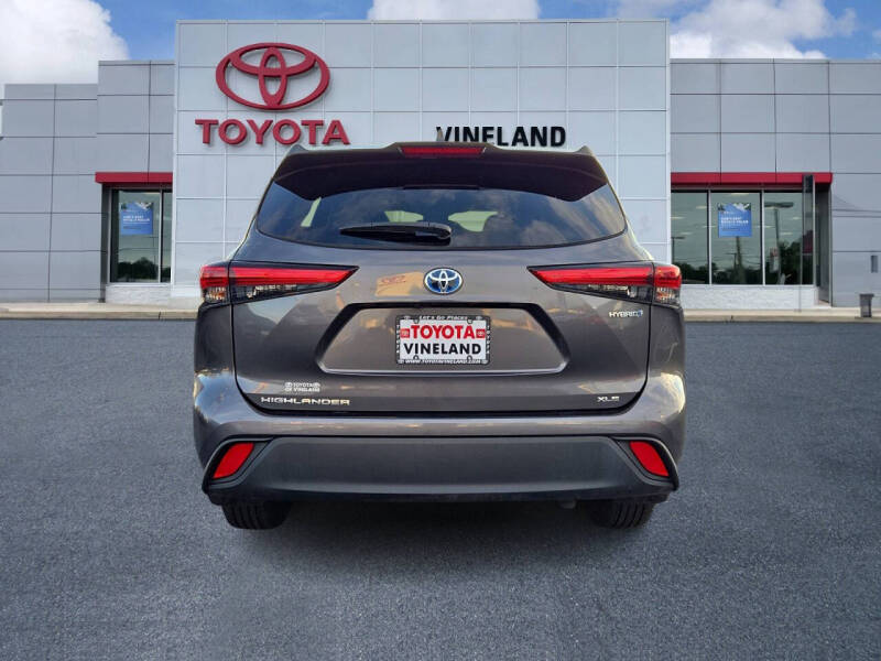 2023 Toyota Highlander Hybrid XLE