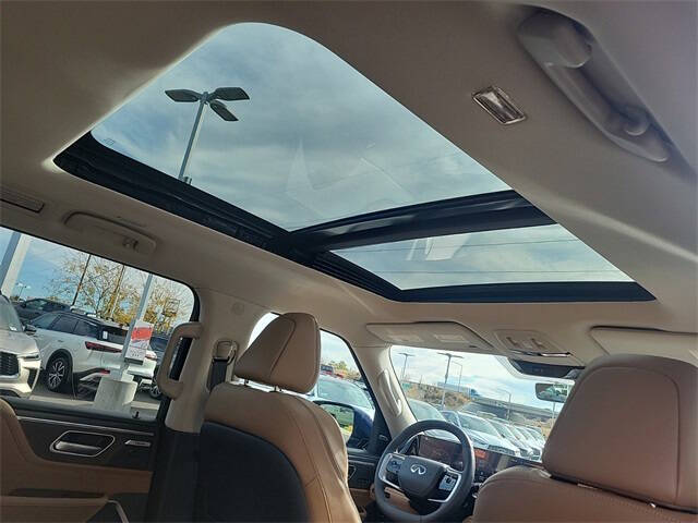 2025 Infiniti QX80 Luxe