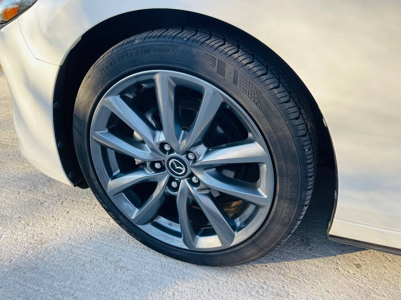 White 2019 Mazda Mazda3 Hatchback Preferred Preferred 4dr Hatchback 6A 22