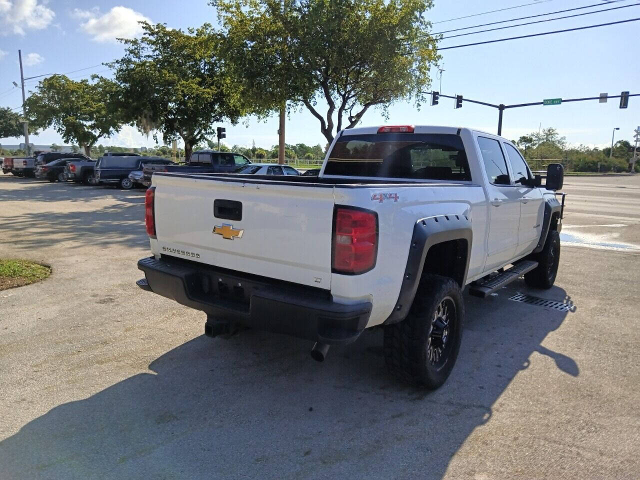 2015 Chevrolet Silverado Pickup - $15,950
