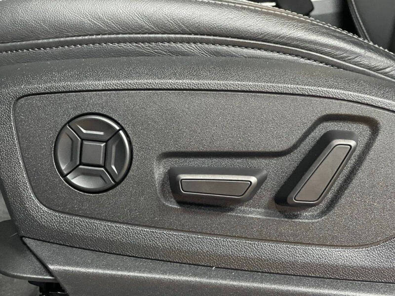 2021 Audi e-tron quattro Premium