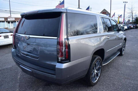 2018 Cadillac Escalade ESV Luxury