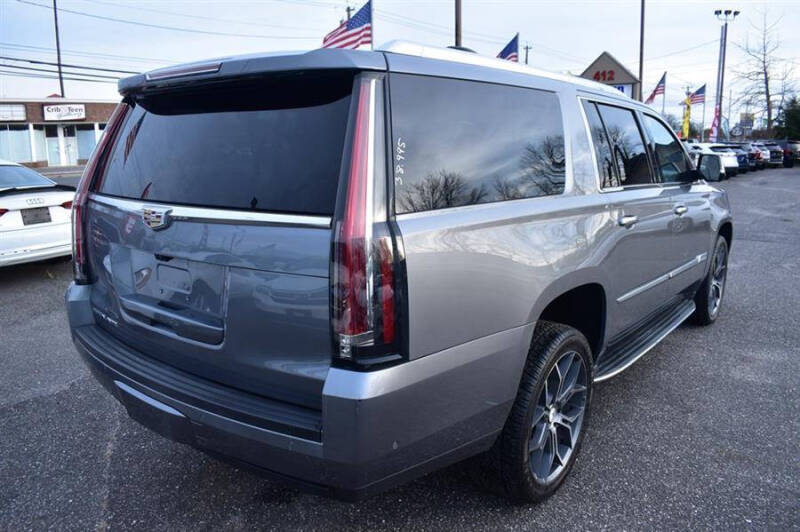 2018 Cadillac Escalade ESV Luxury
