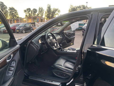 2014 Infiniti Q50 Premium