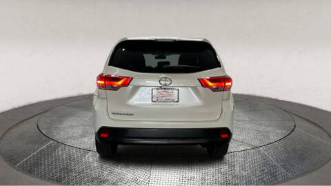 2017 Toyota Highlander LE