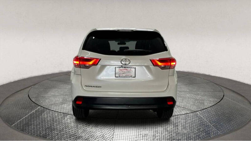 2017 Toyota Highlander LE