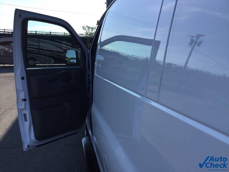 2022 Chevrolet Express 2500