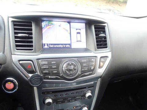 2018 Nissan Pathfinder SL