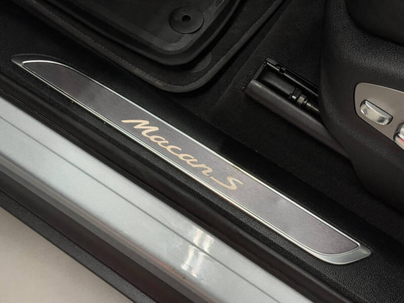 2020 Porsche Macan S