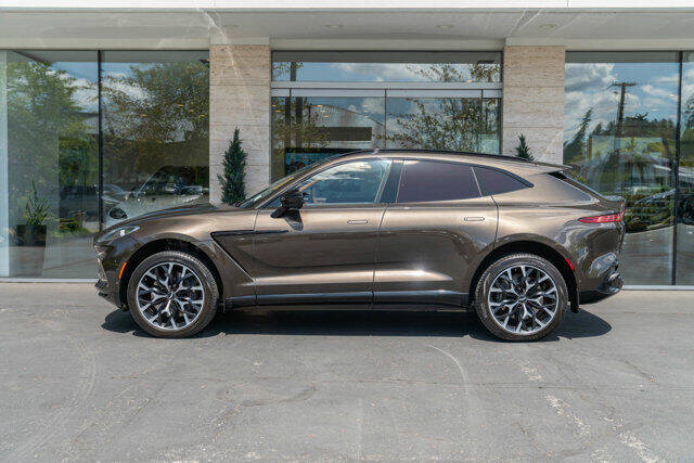 2021 Aston Martin DBX