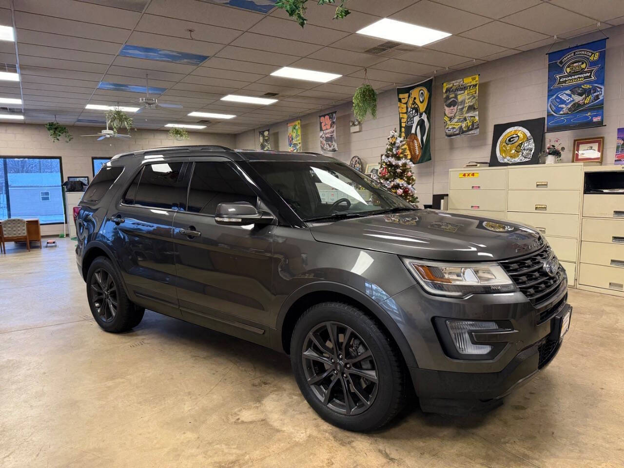 2017 Ford Explorer XLT AWD 4dr SUV's photo