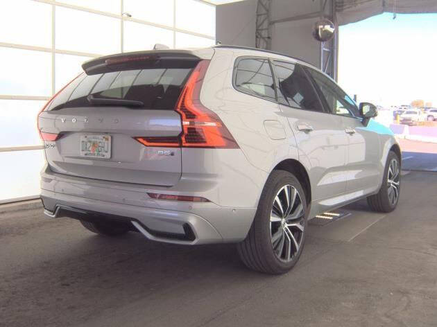 2025 Volvo XC60 B5 Plus Dark Theme
