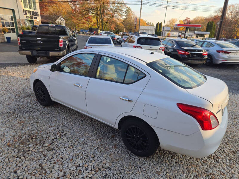 2012 Nissan Versa 1.6 SV