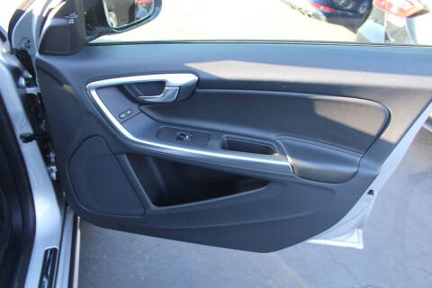 2018 Volvo V60 Cross Country T5 Premier