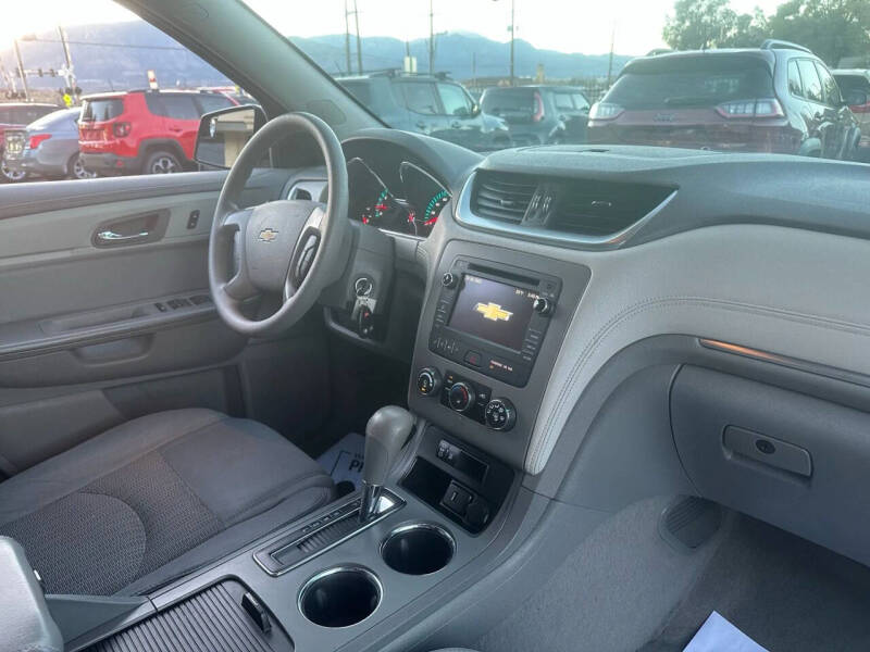 2017 Chevrolet Traverse LS